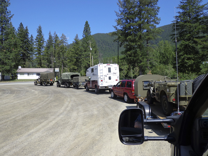 Collection convoy at the border