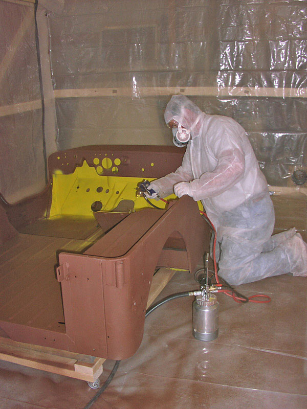 tub top being sprayed yellow 02