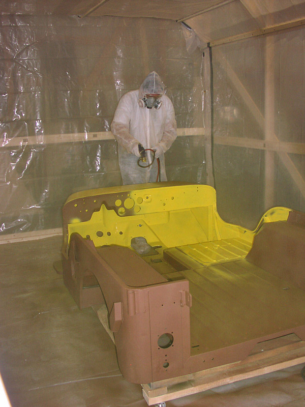 tub top being sprayed yellow 03